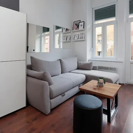 Nikas Apartment